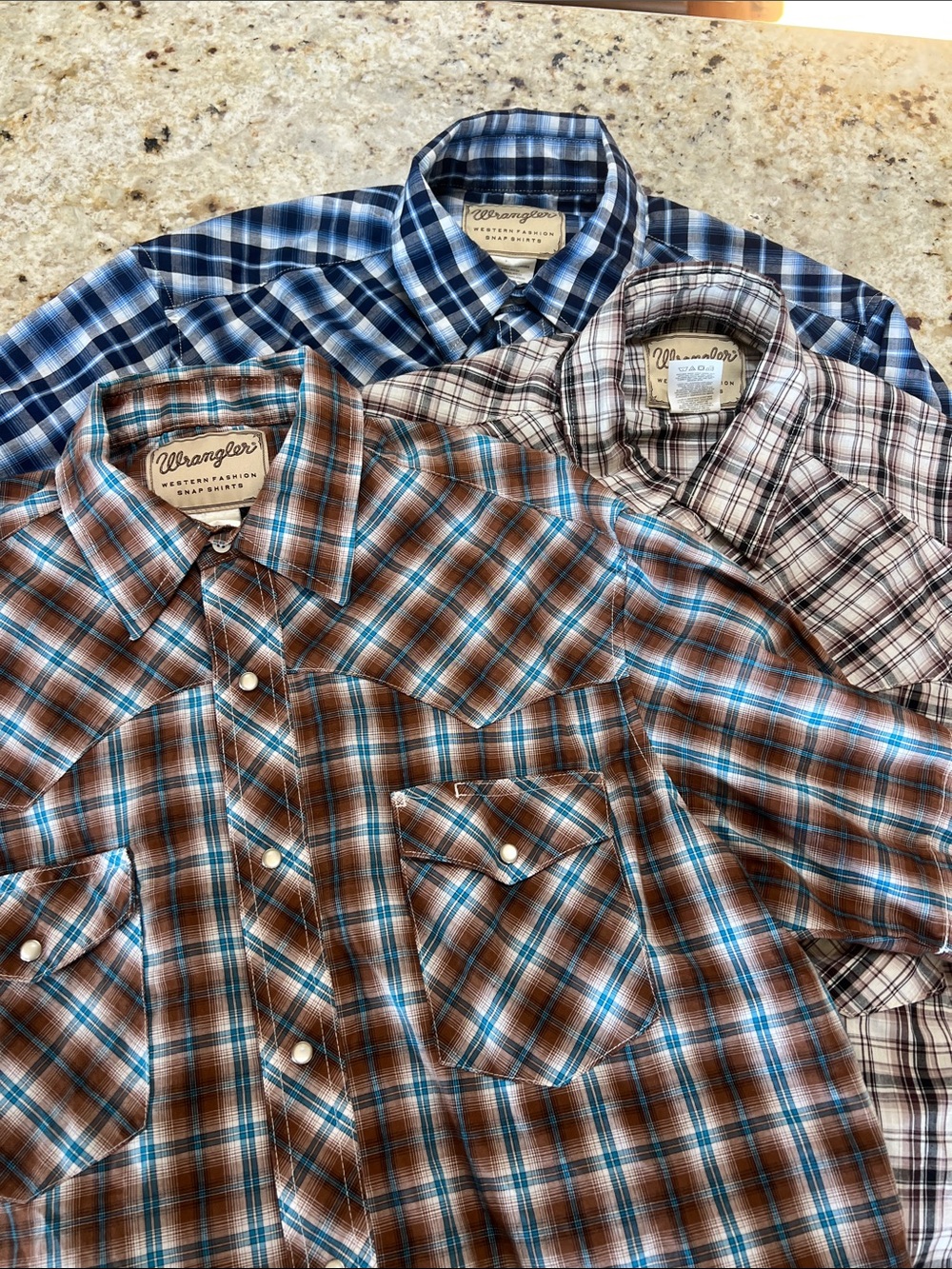 THREE (3) WRANGLER MENS WESTERN PEARL SNAP SHORT SLEEVE SHIRTs  RODEO COWBOY LG